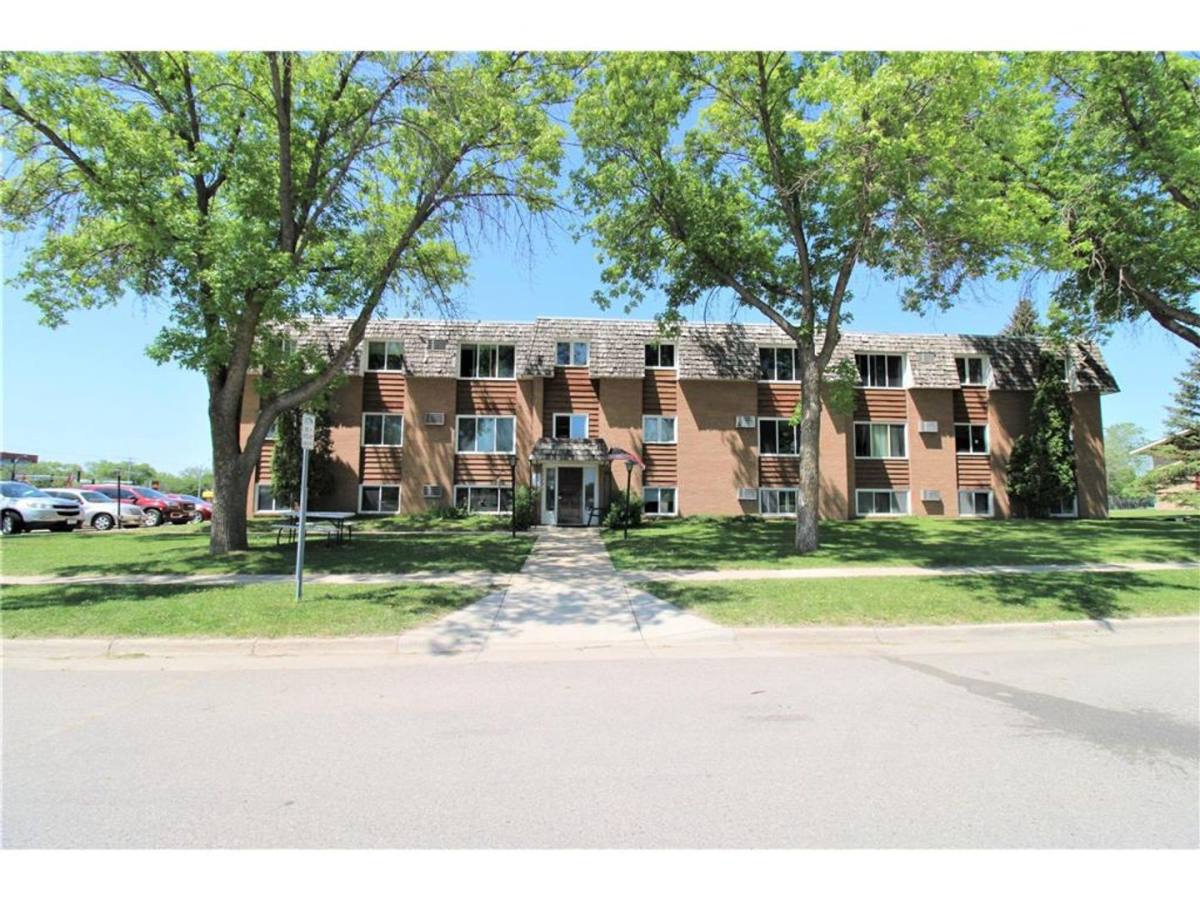 Apartment for rent at 1116 2nd St SE, Willmar, MN 56201