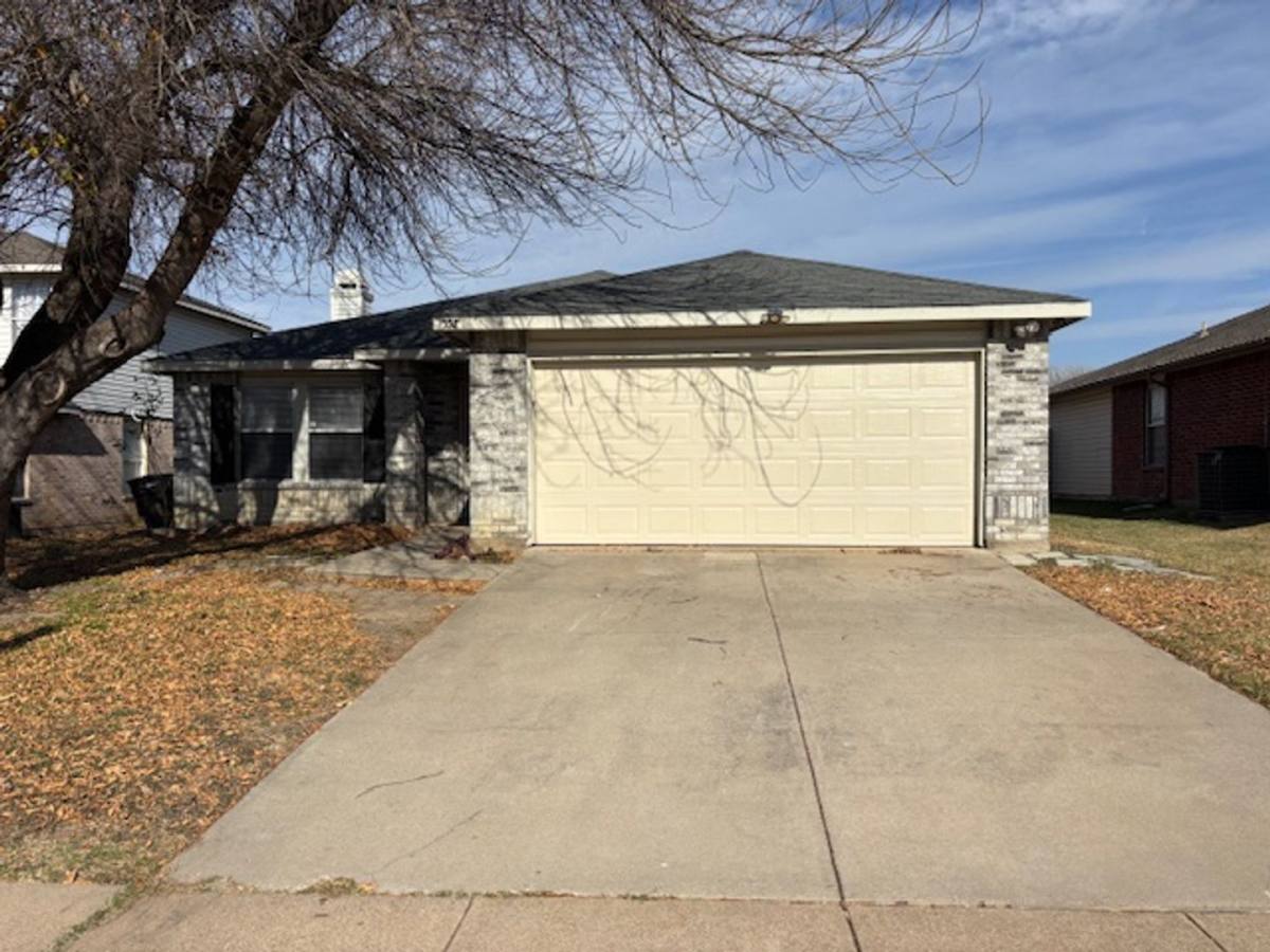 House for rent at 552 Keble Dr, Crowley, TX 76036