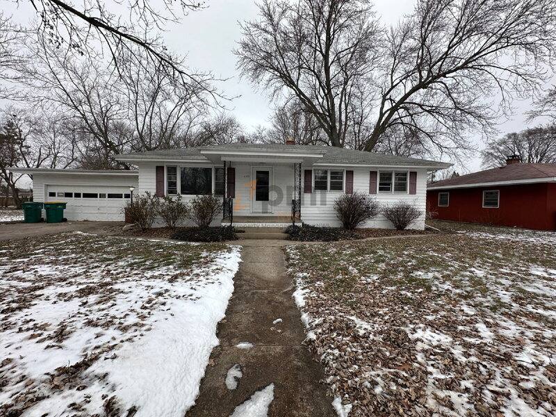 House for rent at 202 E 68th Place, Merrillville, IN 46410