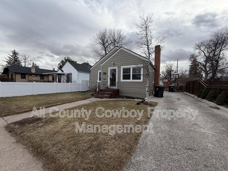 House for rent at 209 E 2nd Ave, Cheyenne, WY 82001
