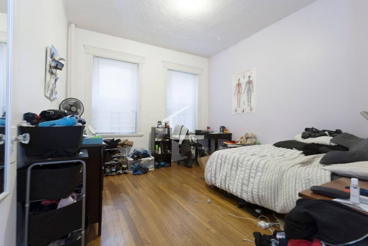 House for rent at 36 Brighton Ave #2B, Allston, MA 02134
