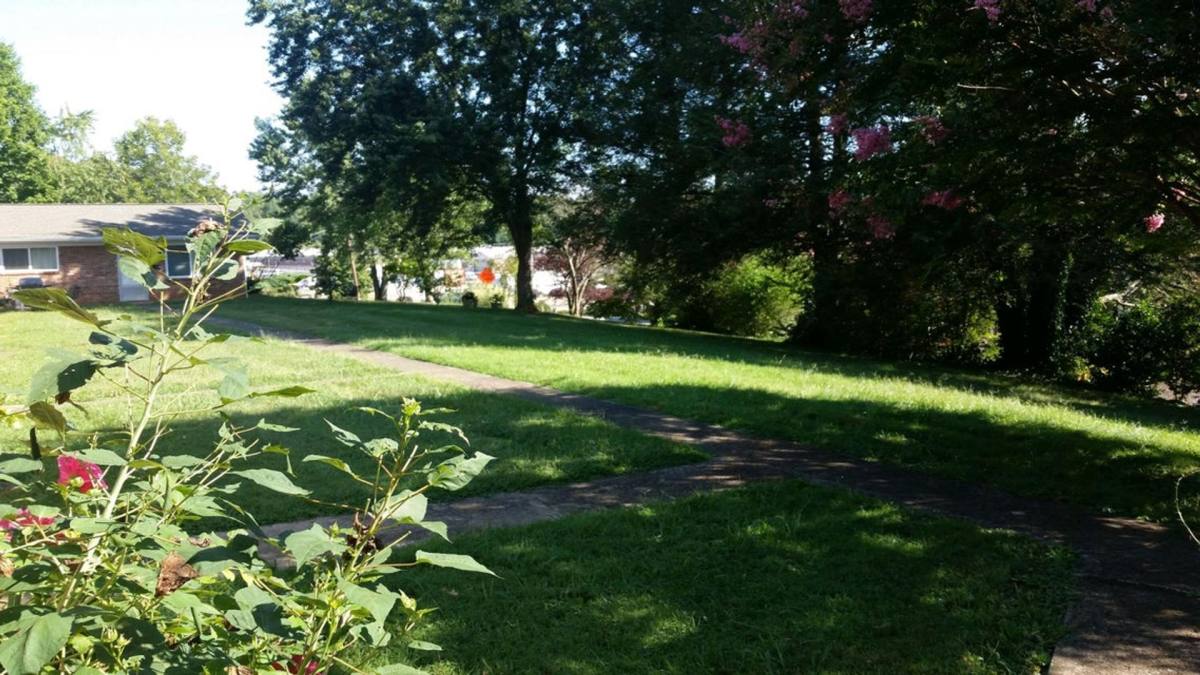 Apartment for rent at 205 N 2nd Ave, Jonesborough, TN 37659