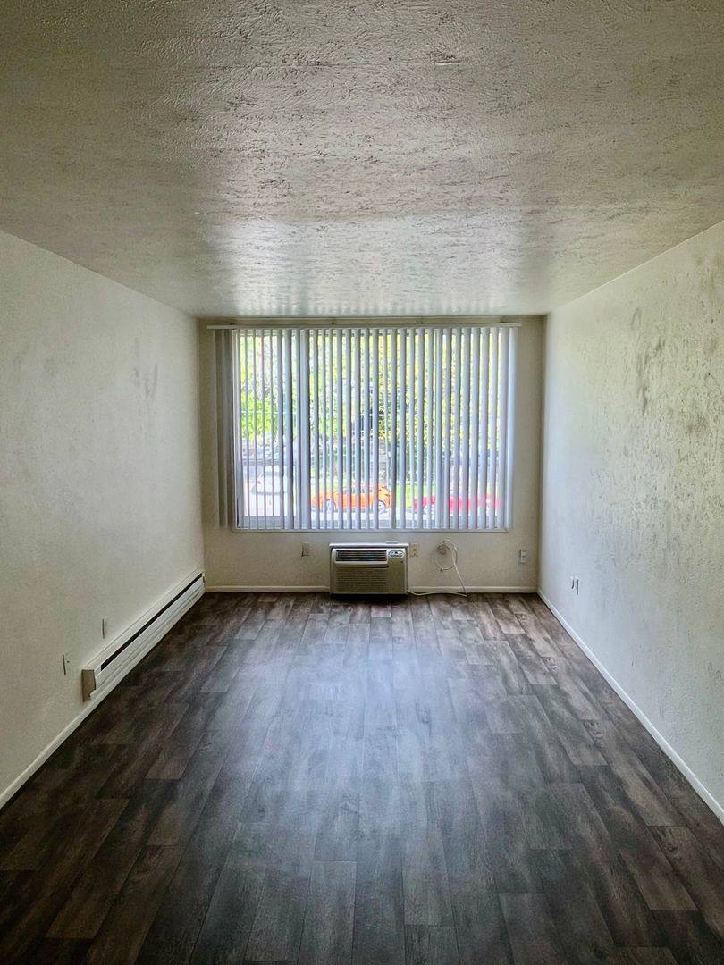 Apartment for rent at 250 S 900 E, Salt Lake City, UT 84102