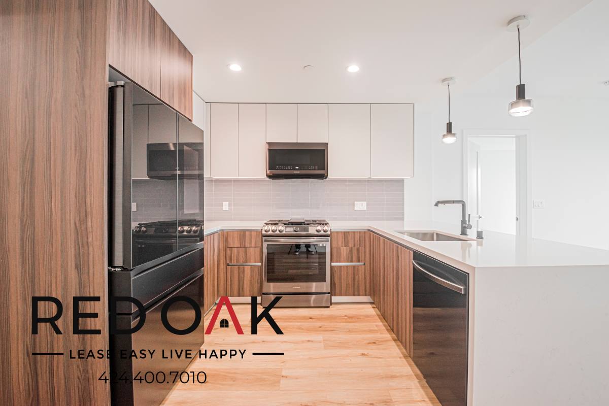 Condo for rent at 5801 Camerford Ave #PH2, Los Angeles, CA 90038