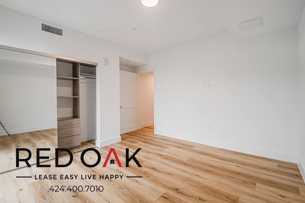 Condo for rent at 5801 Camerford Ave #PH2, Los Angeles, CA 90038