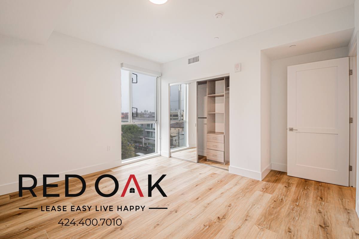 Condo for rent at 5801 Camerford Ave #PH2, Los Angeles, CA 90038