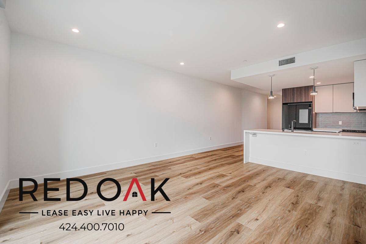 Condo for rent at 5801 Camerford Ave #PH2, Los Angeles, CA 90038