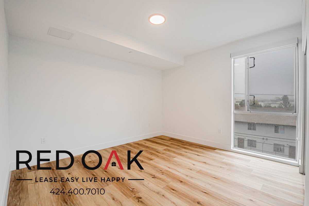 Condo for rent at 5801 Camerford Ave #PH2, Los Angeles, CA 90038