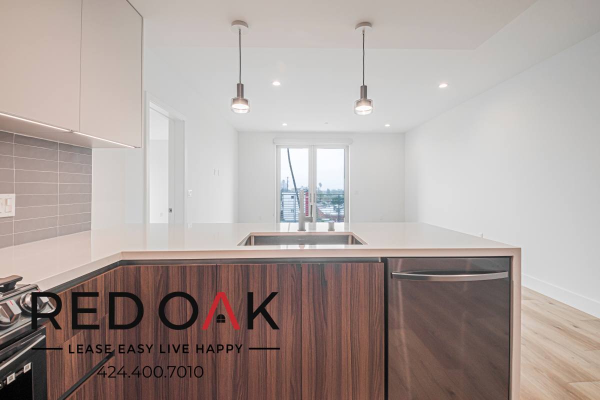 Condo for rent at 5801 Camerford Ave #PH2, Los Angeles, CA 90038