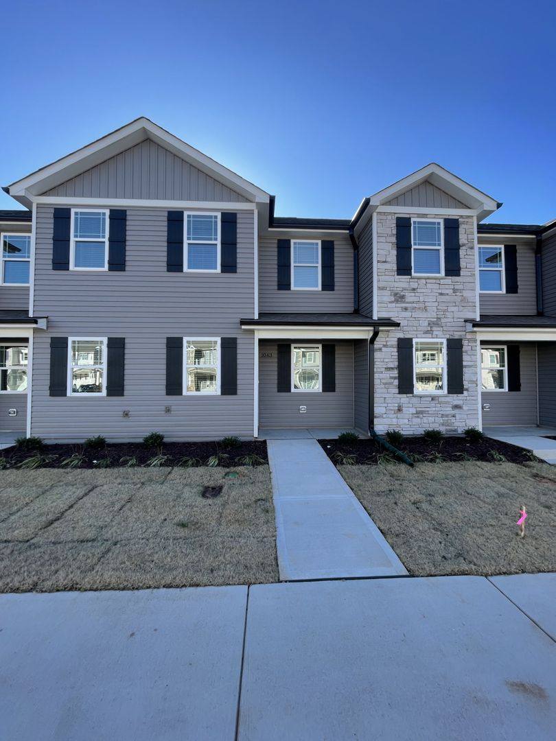 Townhouse for rent at 1043 Peony Lane, Youngsville, NC 27596