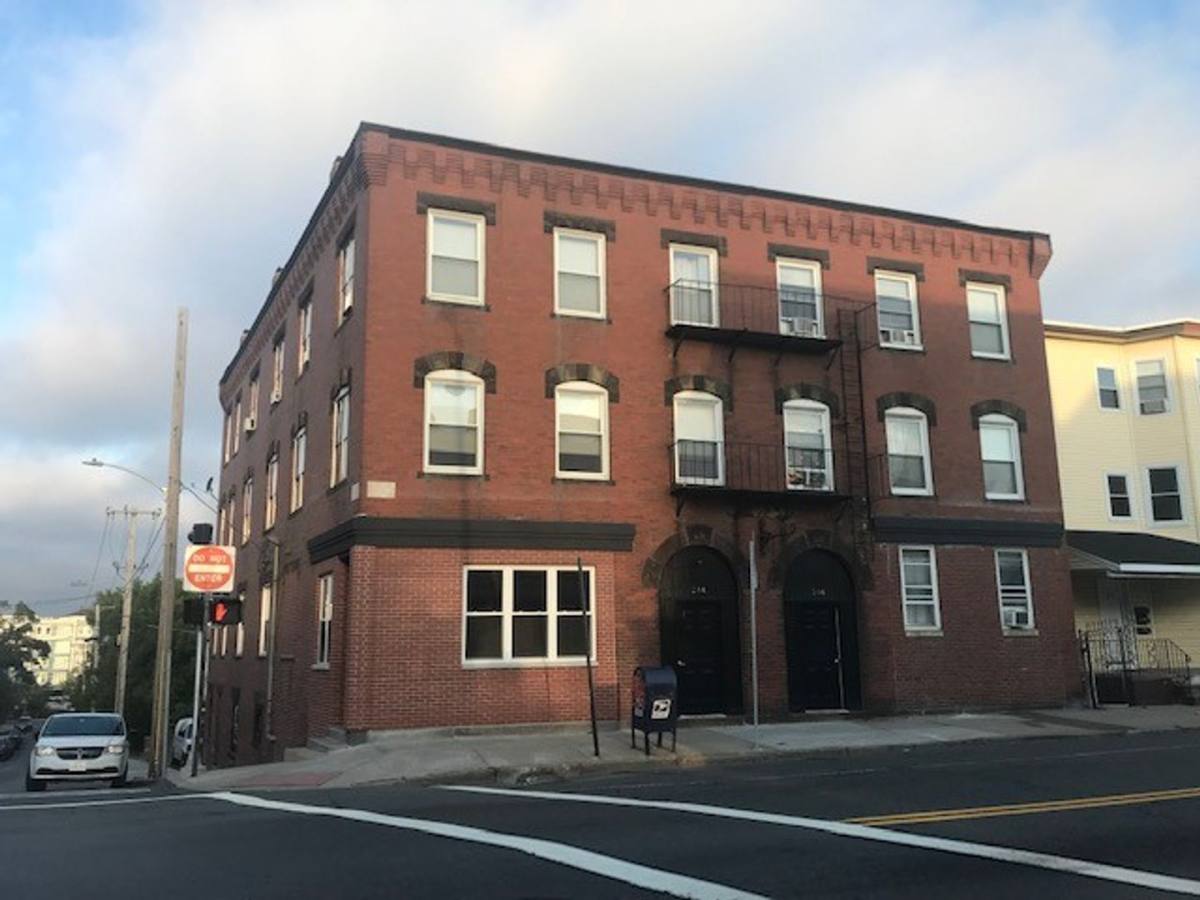 Apartment for rent at 242-248 Main St, Everett, MA 02149