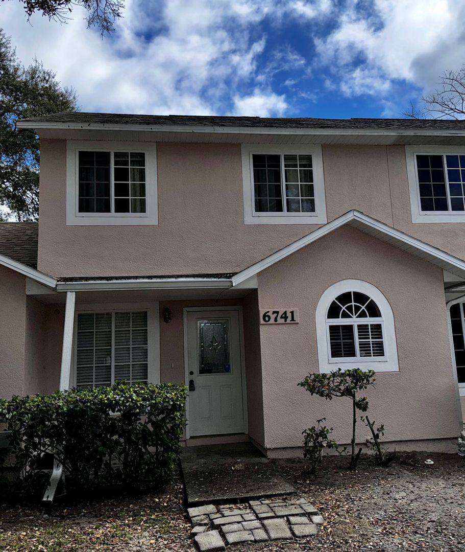 Townhouse for rent at 6741 Magnolia Pointe Circle, Orlando, FL 32810