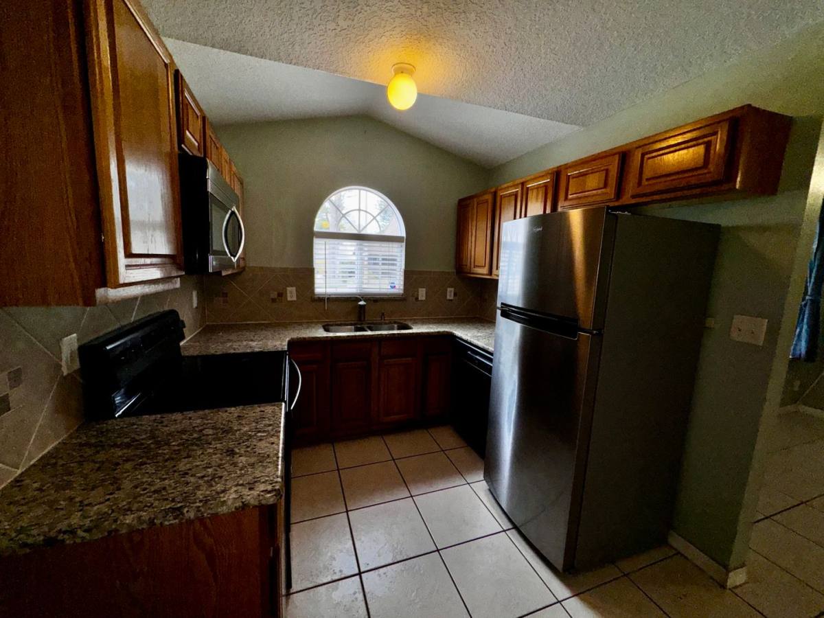 Townhouse for rent at 6741 Magnolia Pointe Circle, Orlando, FL 32810