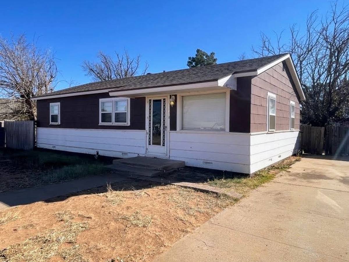 House for rent at 1105 S 12th St, Lamesa, TX 79331