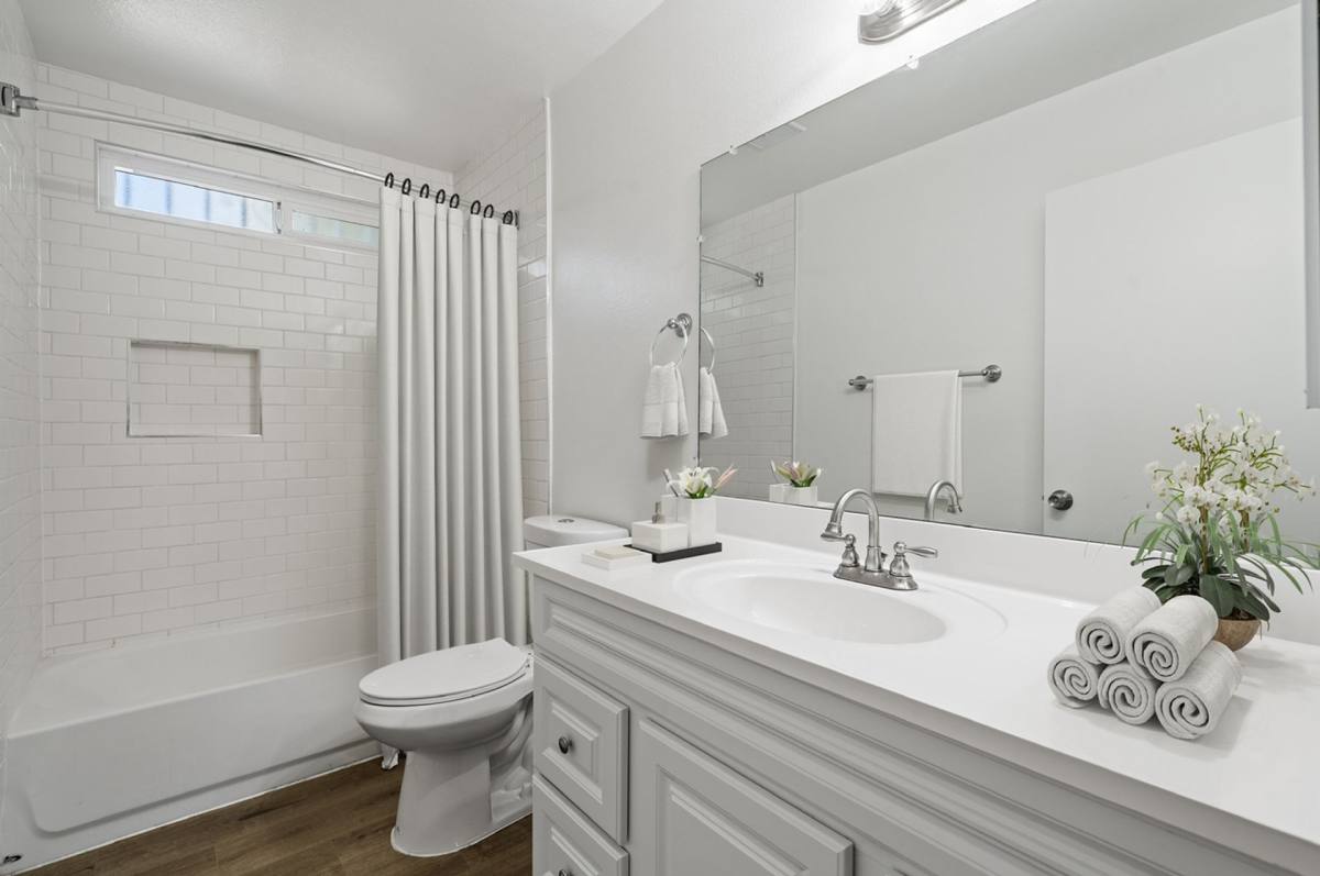 Apartment for rent at 615 N Juanita Ave, Los Angeles, CA 90004