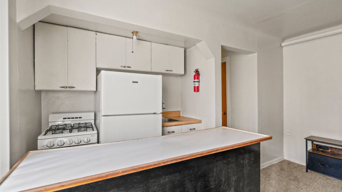 Apartment for rent at 415 Volkert Place, Cincinnati, OH 45219