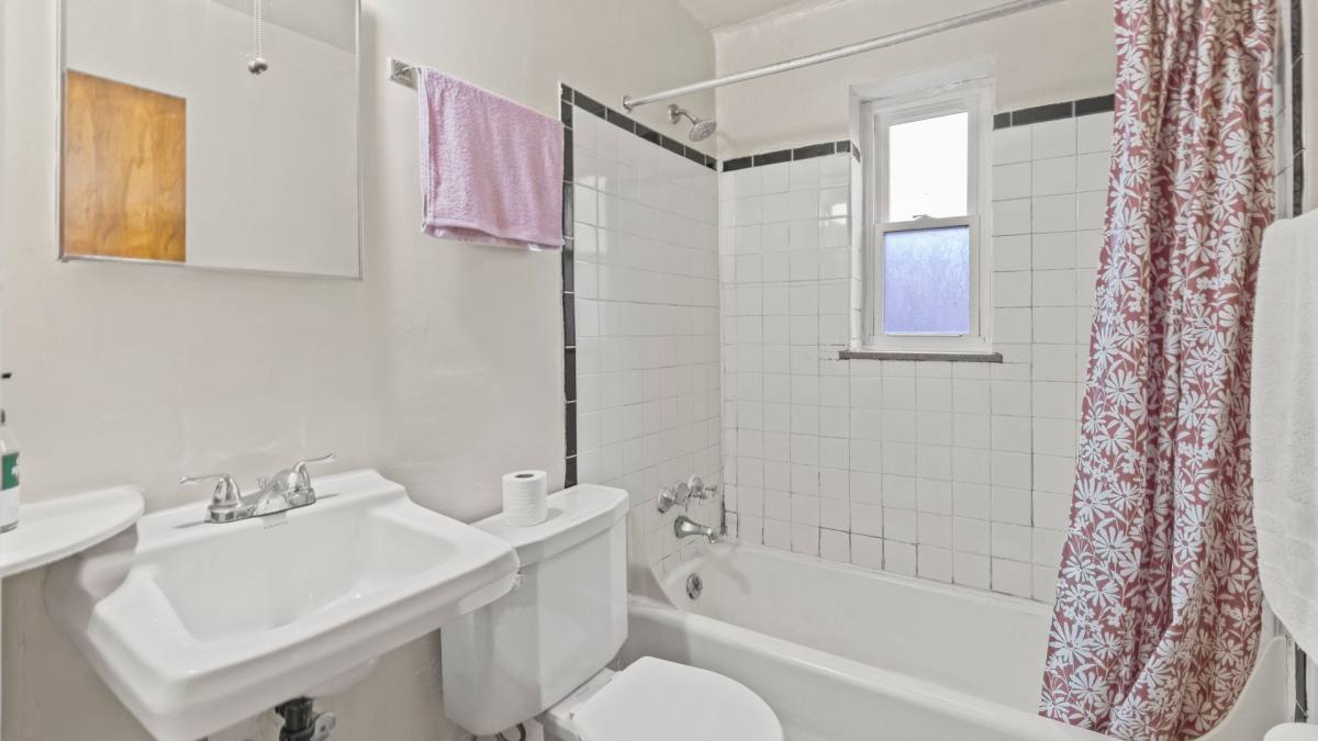 Apartment for rent at 415 Volkert Place, Cincinnati, OH 45219