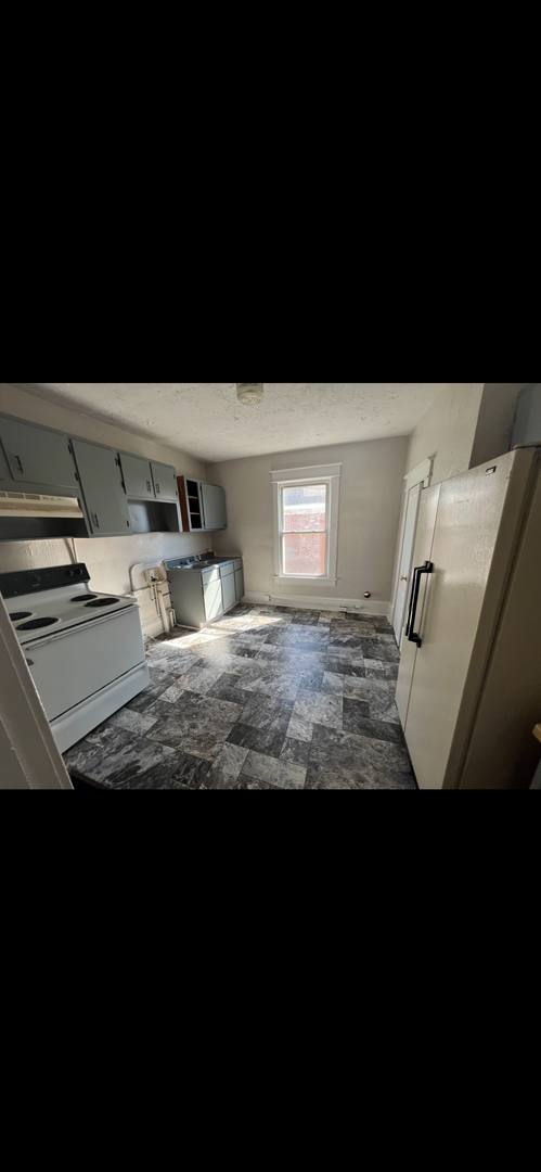 Apartment for rent at 2125 Orange Ave NW, Roanoke, VA 24017