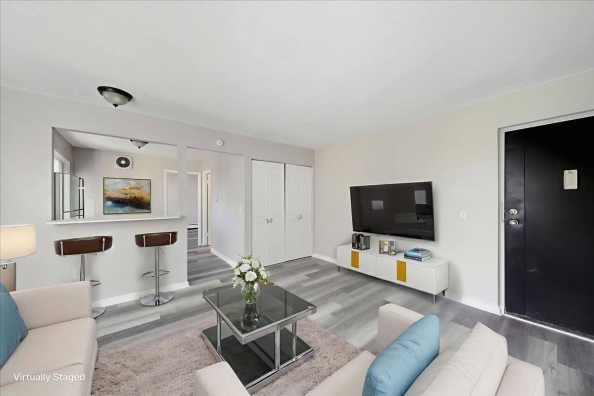 Apartment for rent at 4105 W 8th St, Cincinnati, OH 45205