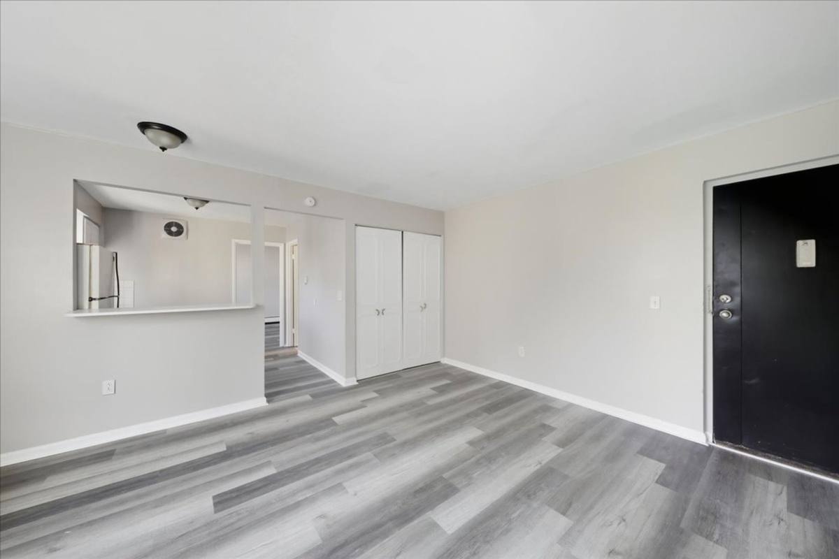 Apartment for rent at 4105 W 8th St, Cincinnati, OH 45205