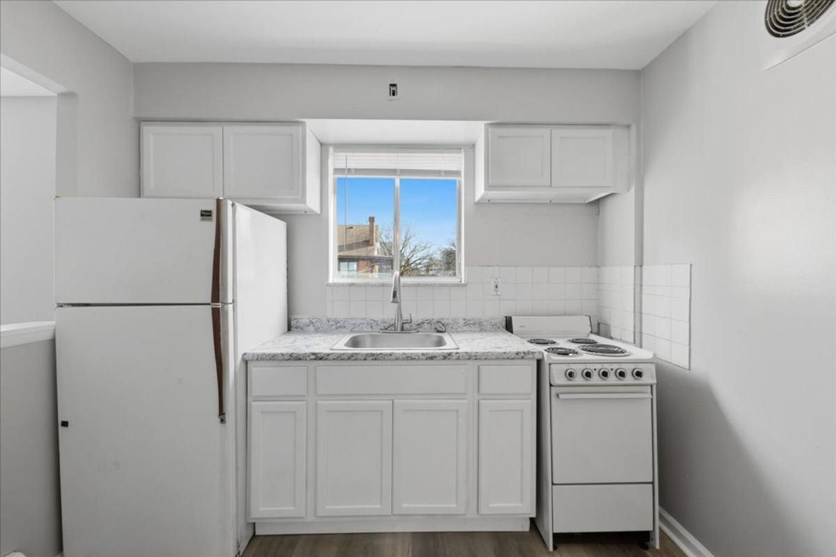 Apartment for rent at 4105 W 8th St, Cincinnati, OH 45205