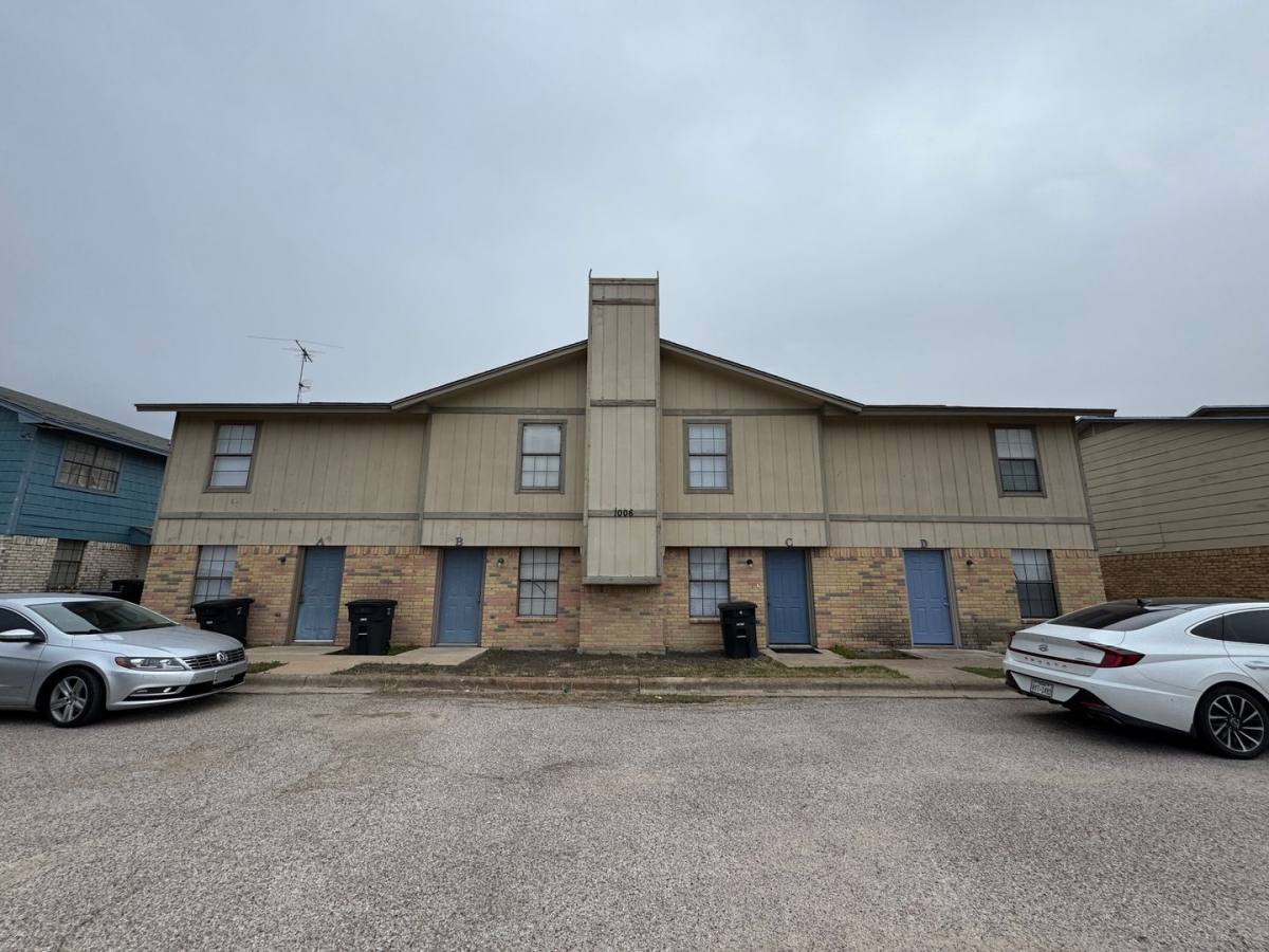 Apartment for rent at 1006 Eastside Dr, Killeen, TX 76543