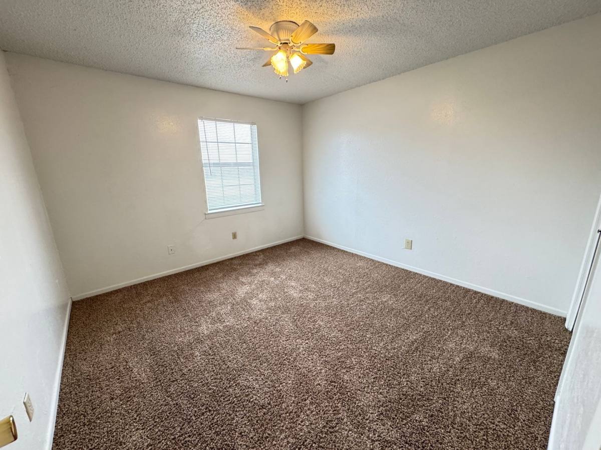 Apartment for rent at 1006 Eastside Dr, Killeen, TX 76543