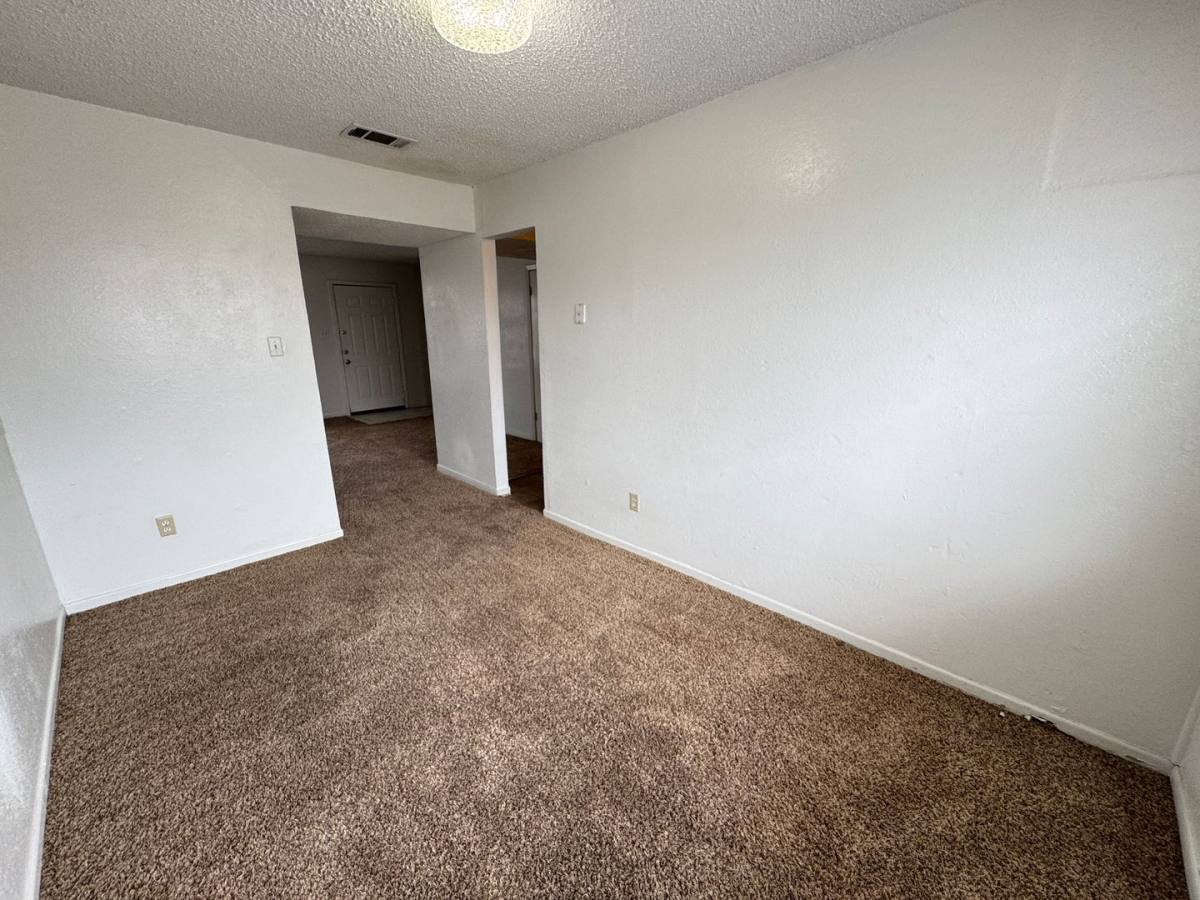 Apartment for rent at 1006 Eastside Dr, Killeen, TX 76543