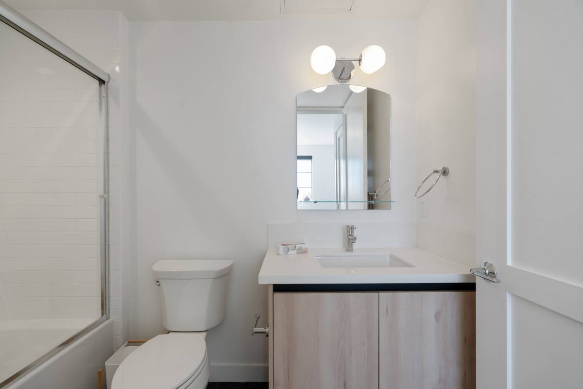 Apartment for rent at 426 N Alexandria Ave, Los Angeles, CA 90004