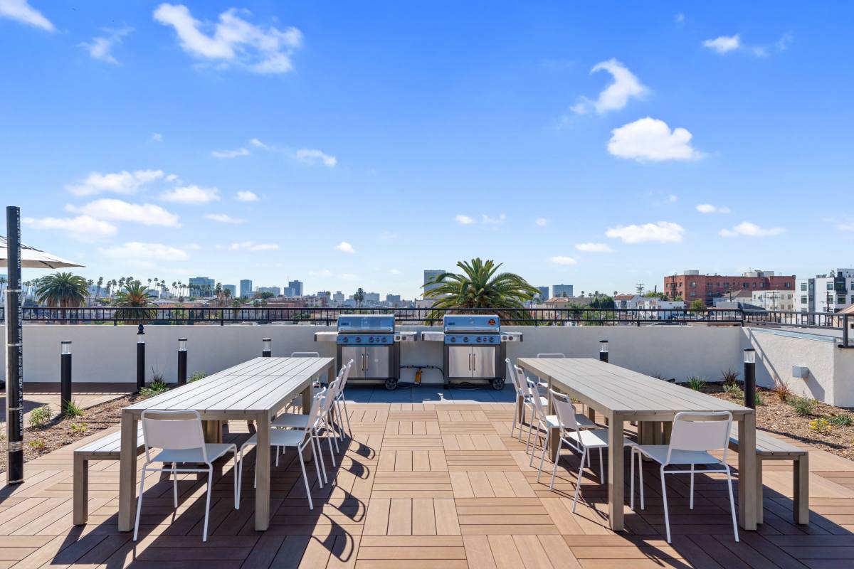Apartment for rent at 426 N Alexandria Ave, Los Angeles, CA 90004