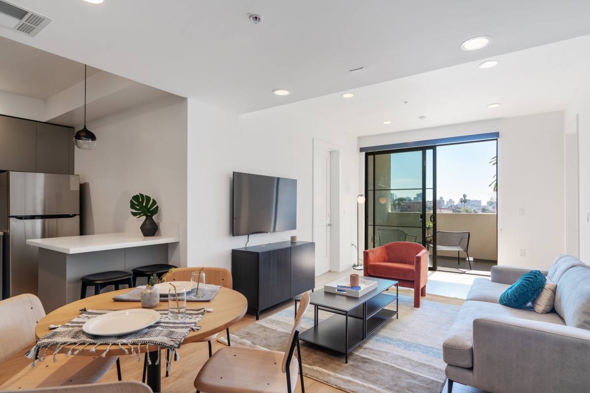 Apartment for rent at 426 N Alexandria Ave, Los Angeles, CA 90004