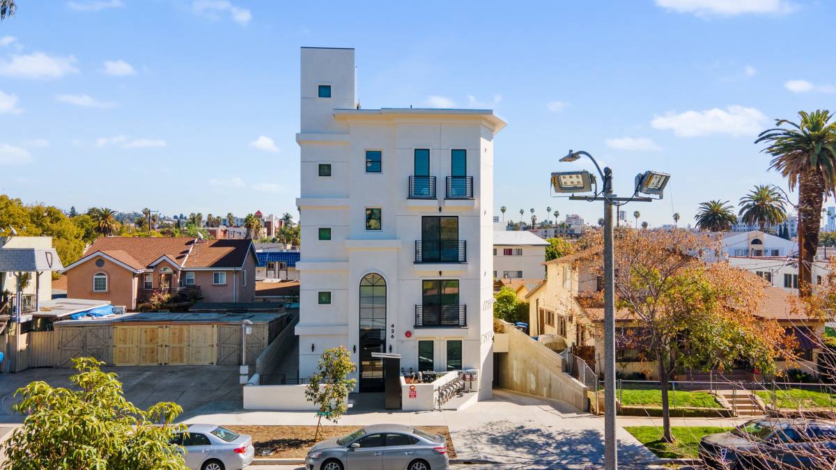 Apartment for rent at 426 N Alexandria Ave, Los Angeles, CA 90004