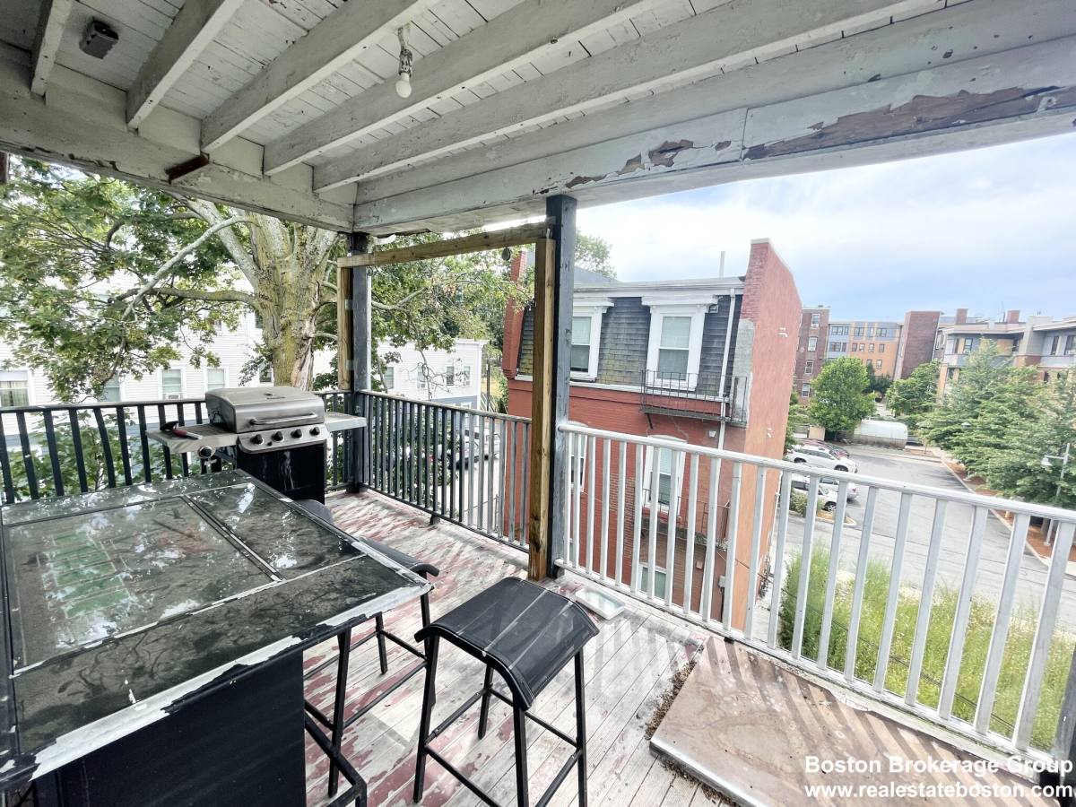 Apartment for rent at 9 Mount Pleasant Ave #3, Roxbury, MA 02119
