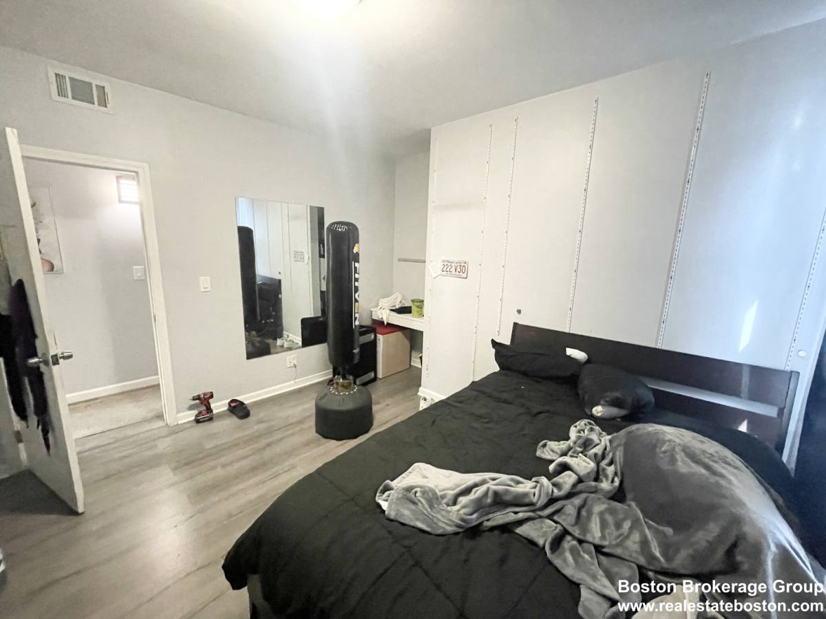 Apartment for rent at 9 Mount Pleasant Ave #3, Roxbury, MA 02119