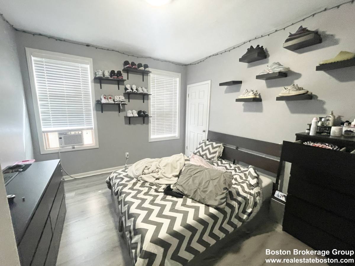Apartment for rent at 9 Mount Pleasant Ave #3, Roxbury, MA 02119