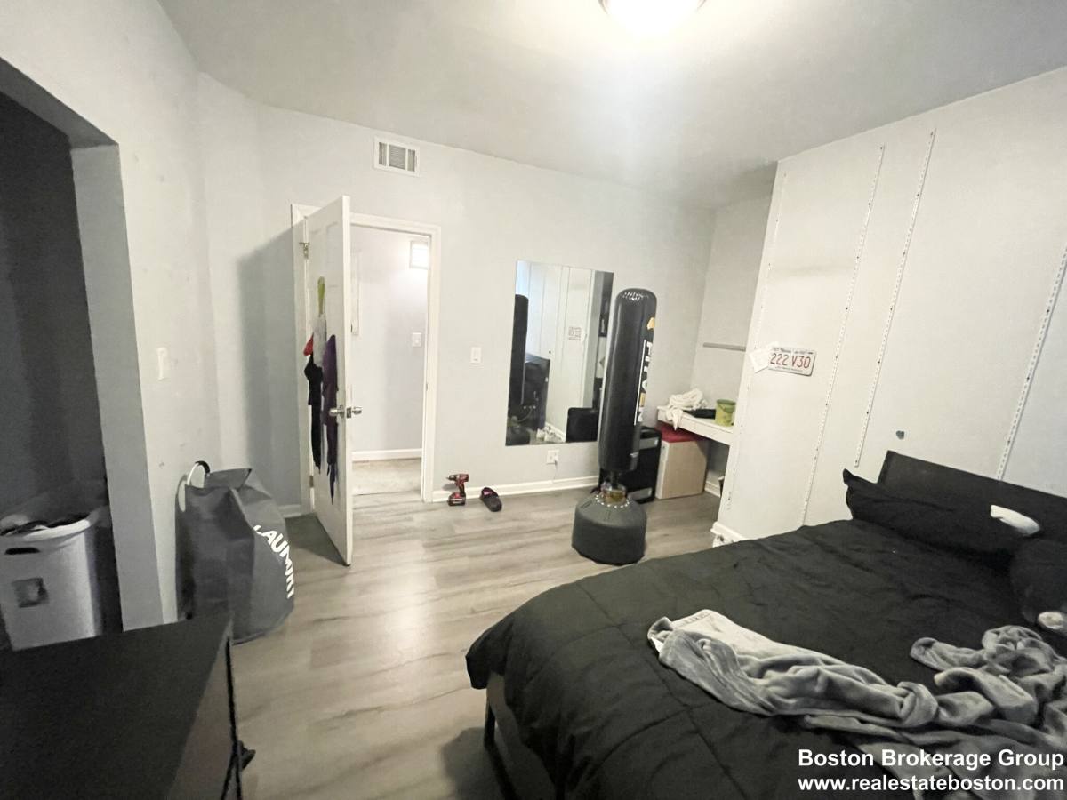 Apartment for rent at 9 Mount Pleasant Ave #3, Roxbury, MA 02119