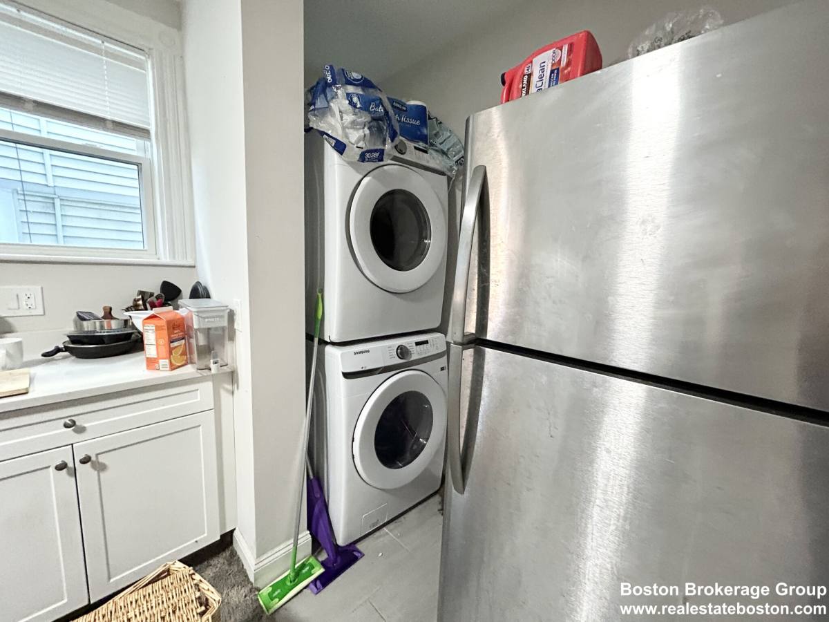Apartment for rent at 9 Mount Pleasant Ave #2, Roxbury, MA 02119