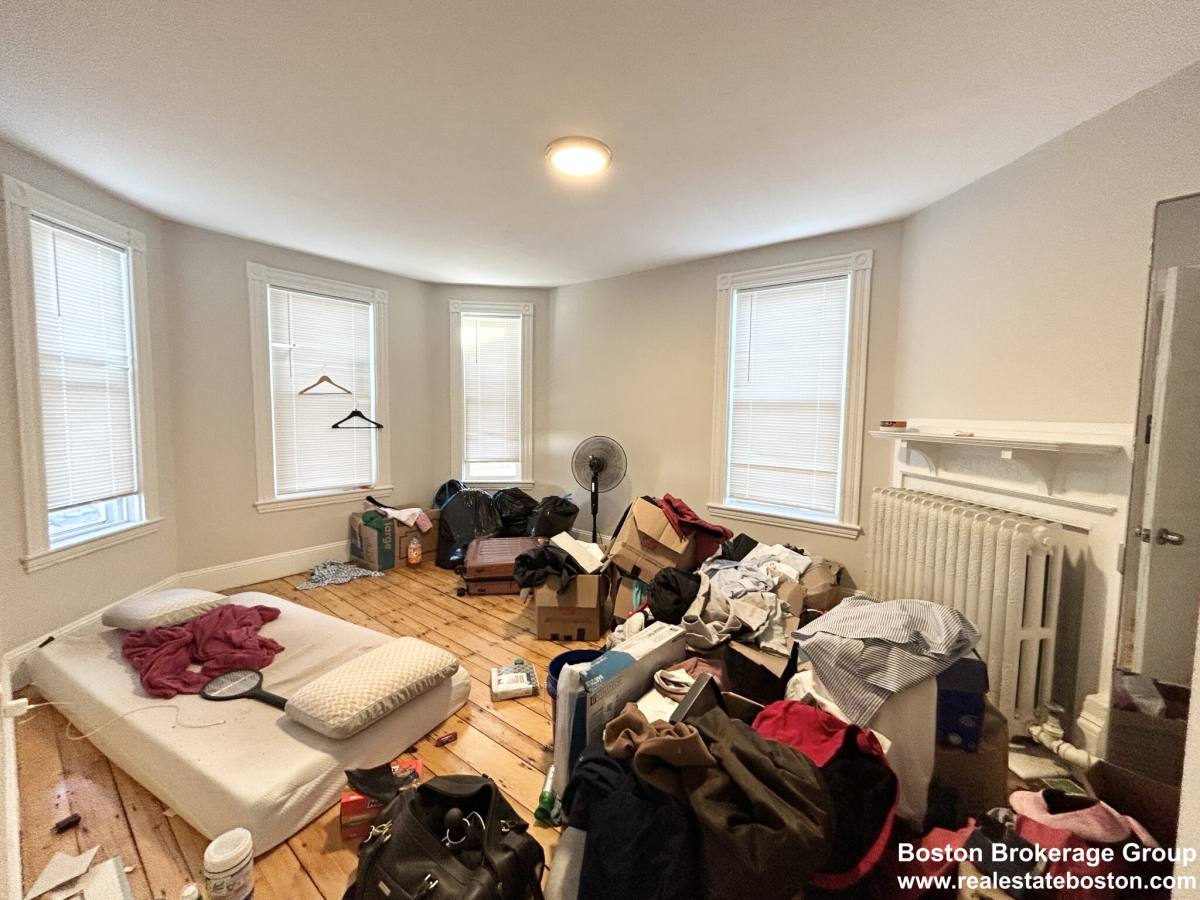 Apartment for rent at 9 Mount Pleasant Ave #2, Roxbury, MA 02119