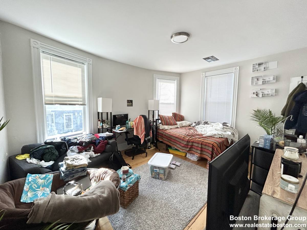 Apartment for rent at 9 Mount Pleasant Ave #2, Roxbury, MA 02119