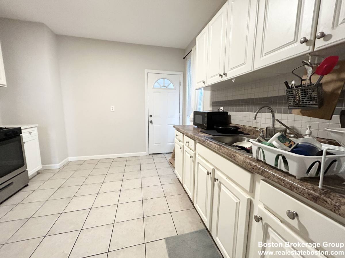 Apartment for rent at 9 Mount Pleasant Ave #1, Roxbury, MA 02119