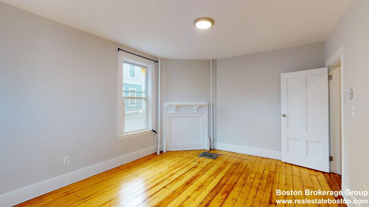 Apartment for rent at 9 Mount Pleasant Ave #1, Roxbury, MA 02119