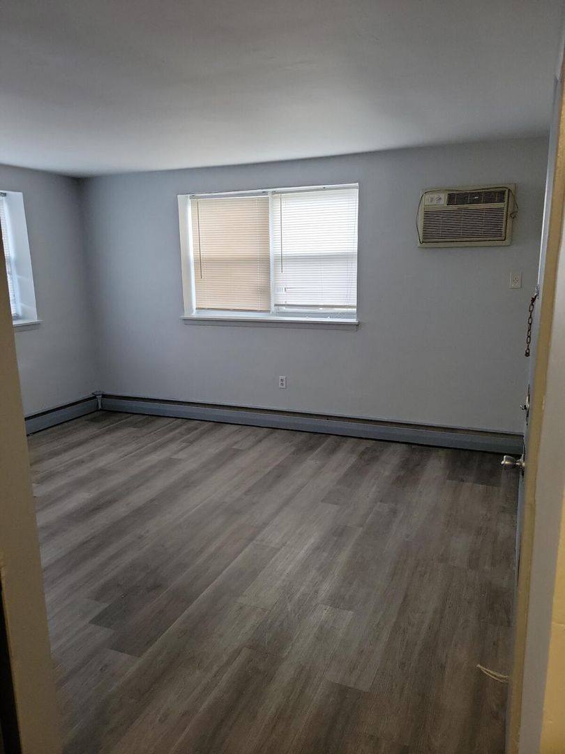 Apartment for rent at 615 E Main St, Maple Shade, NJ 08052