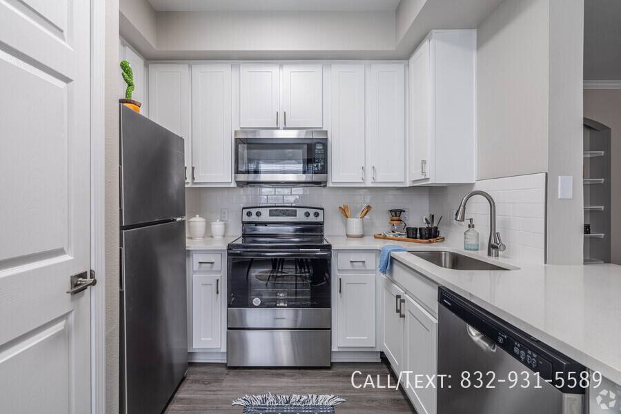 Apartment for rent at 11000 Shadow Creek Parkway #28T, Pearland, TX 77584