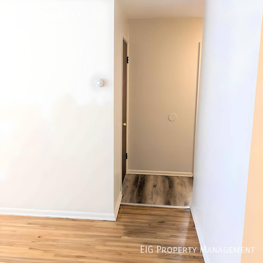 Apartment for rent at 2140 Barclay St #205, Saint Paul, MN 55109