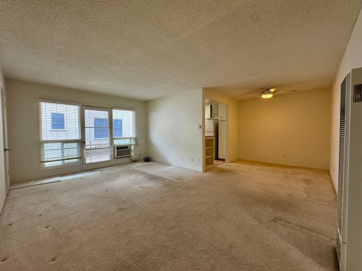 Apartment for rent at 122 N Croft Ave, Los Angeles, CA 90048