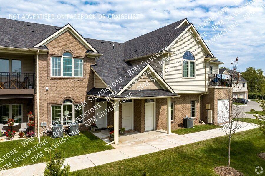 Apartment for rent at 2670 Barrington Square, Auburn Hills, MI 48326