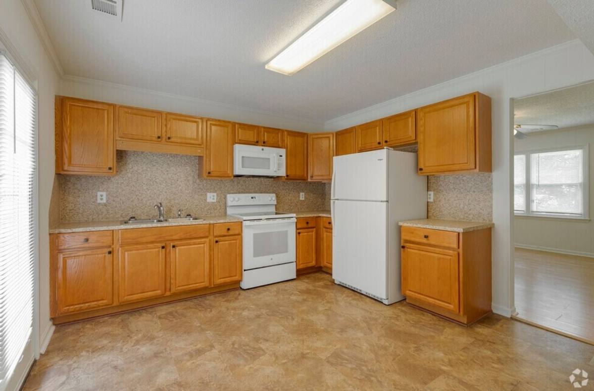 Townhouse for rent at 103 Mindy Lane, Dallas, NC 28034