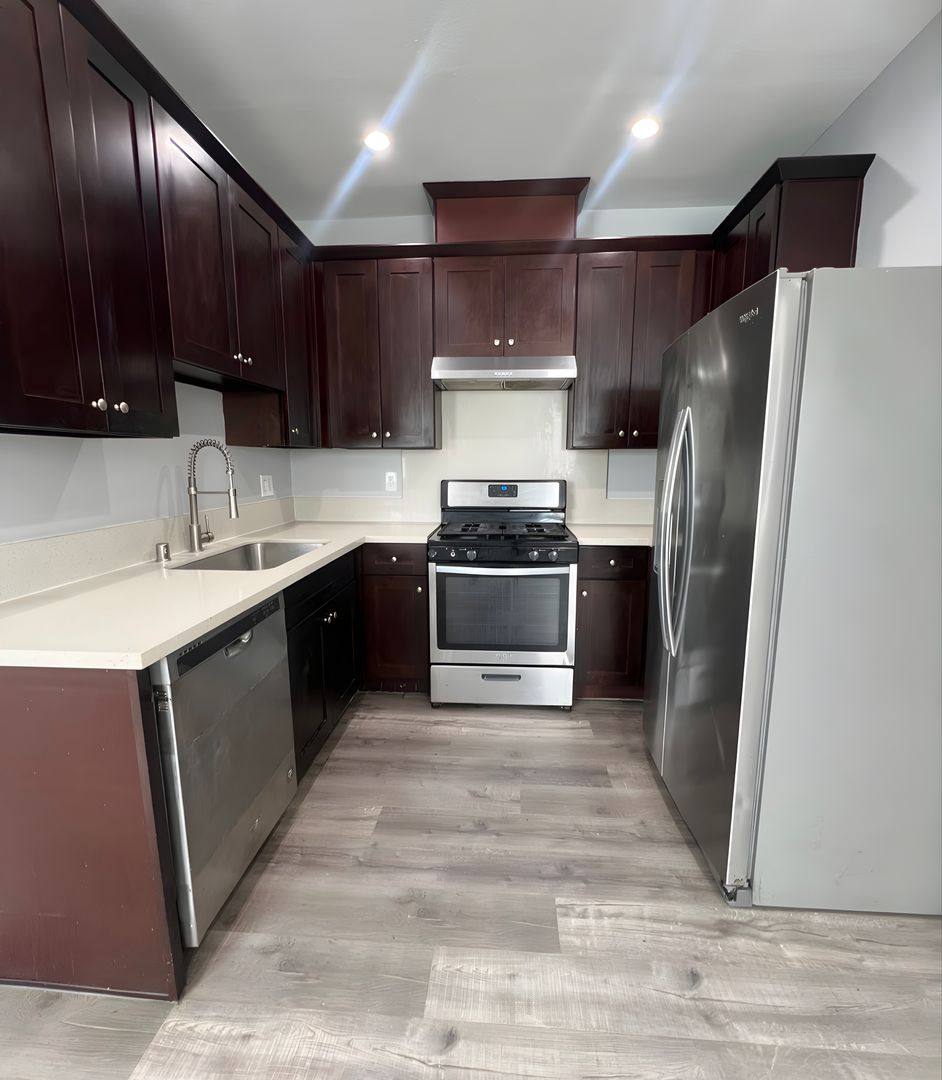 Apartment for rent at 6149 S Harvard Blvd, Los Angeles, CA 90047