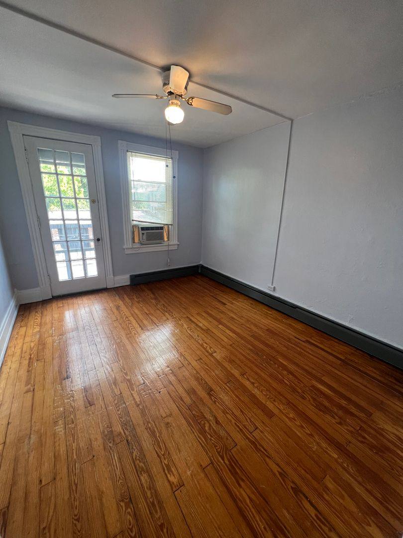 Apartment for rent at 8 N Auburn Ave, Richmond, VA 23221