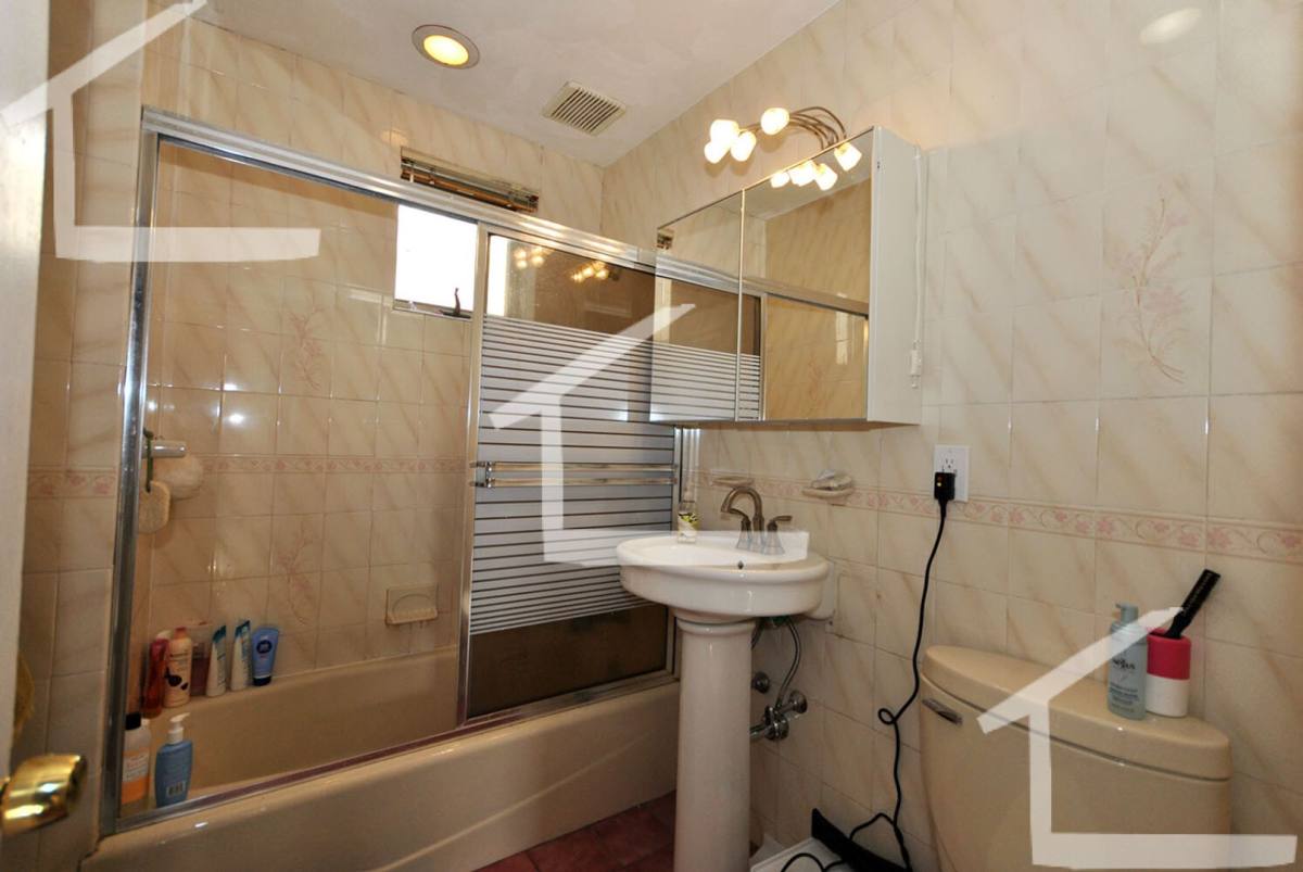 House for rent at 211 St Paul #1B, Brookline, MA 02446